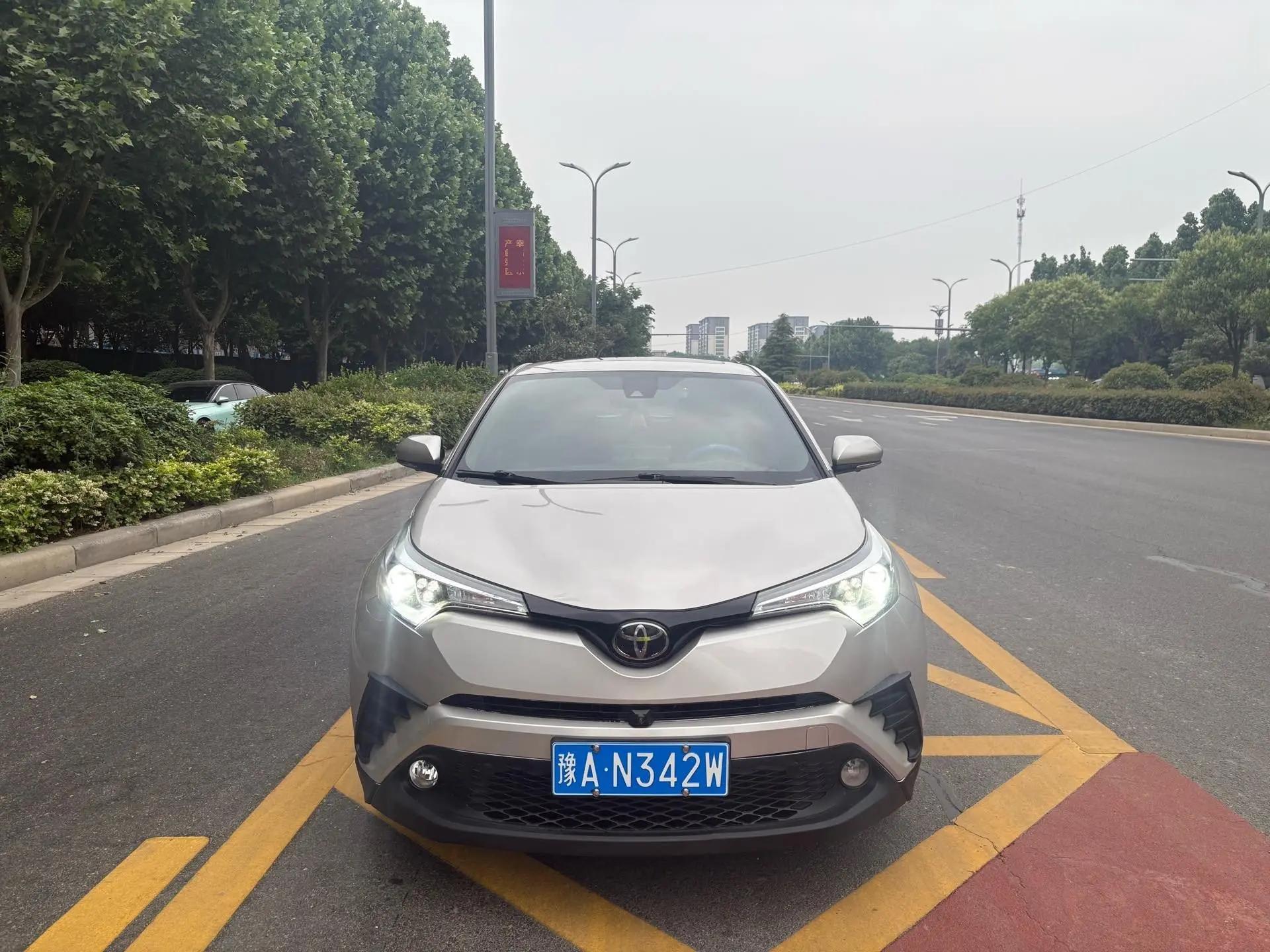 Toyota C- HR 2020 2.0L Leading Edition 10