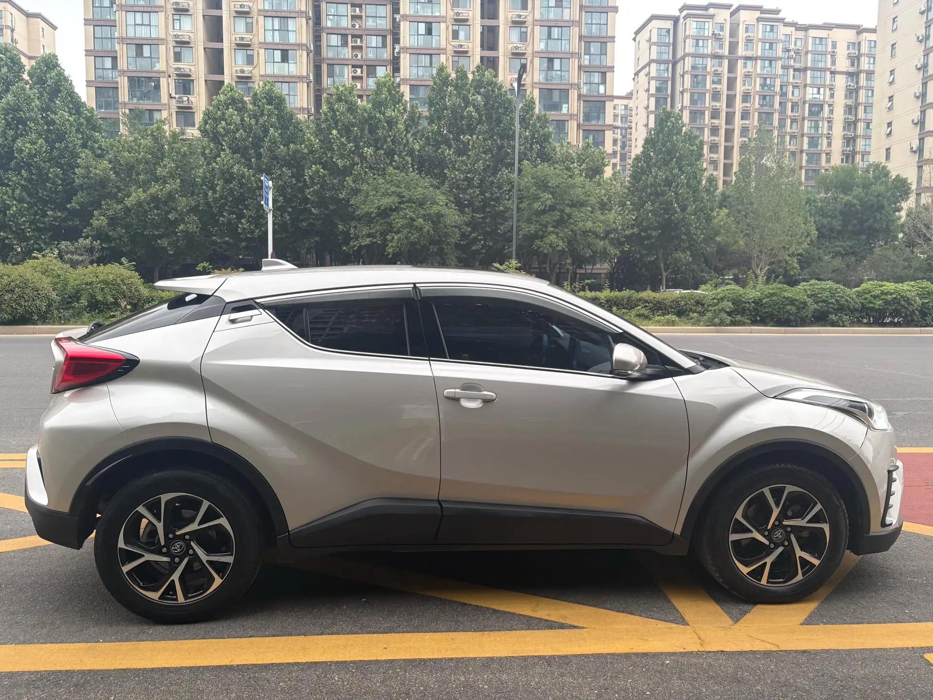 Toyota C- HR 2020 2.0L Leading Edition 3
