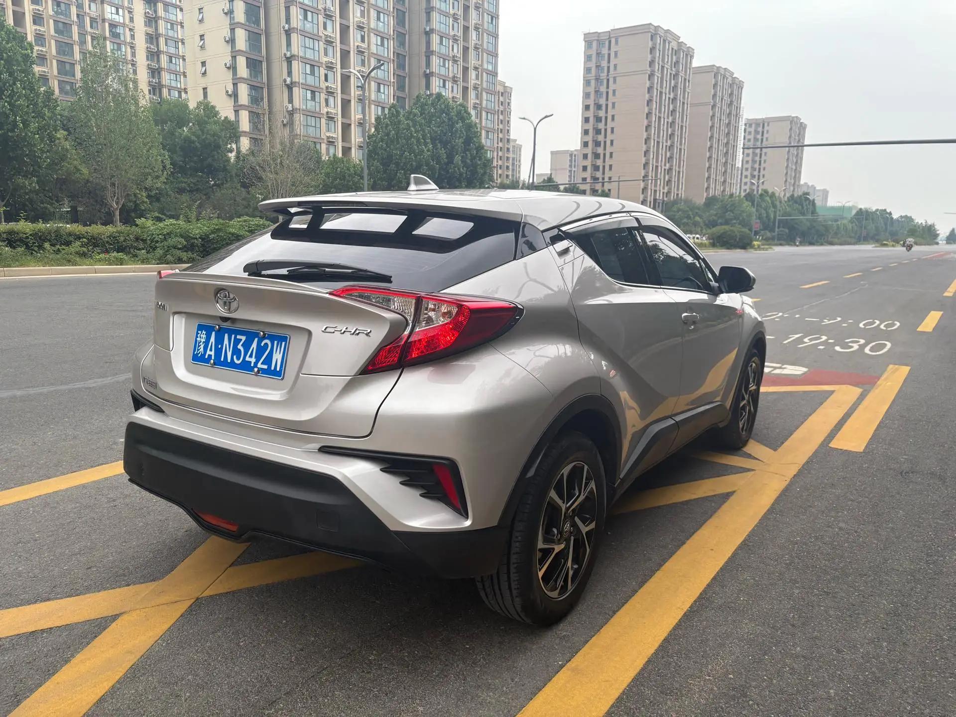 Toyota C- HR 2020 2.0L Leading Edition 5