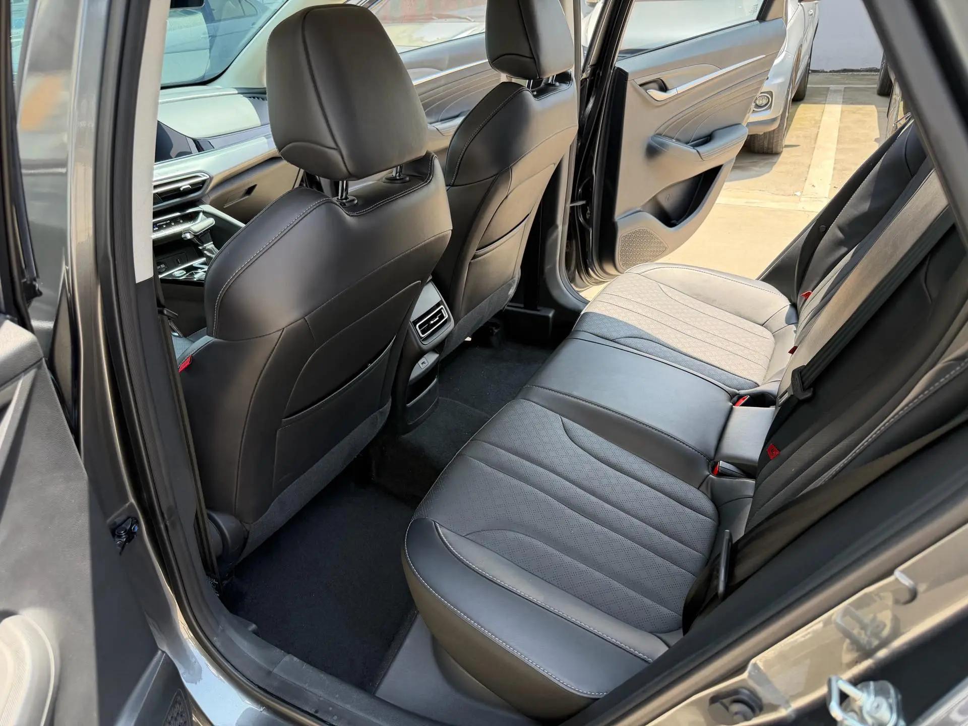 Yidong 2021 PLUS 1.6L GDI CVT Luxury Model 6