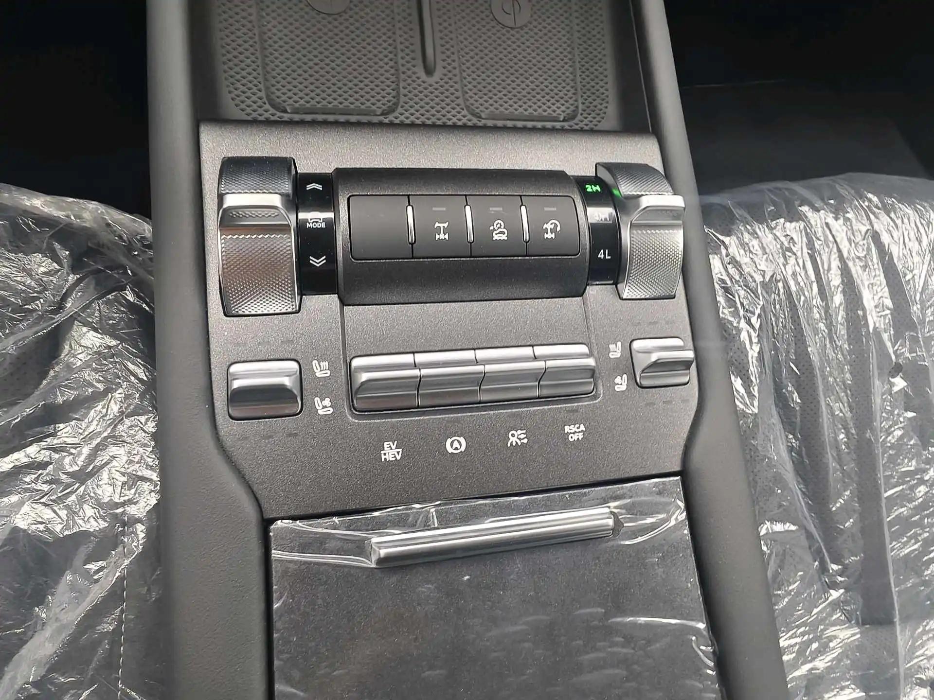 Tank 2025 Model Tank 300 Hi4-T 2.0T Hi4-T 36.7kWh Automatic 9