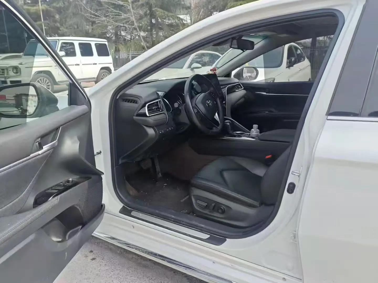 Toyota 2023 Camry 2.0GVP CVT Premier Automatic 3