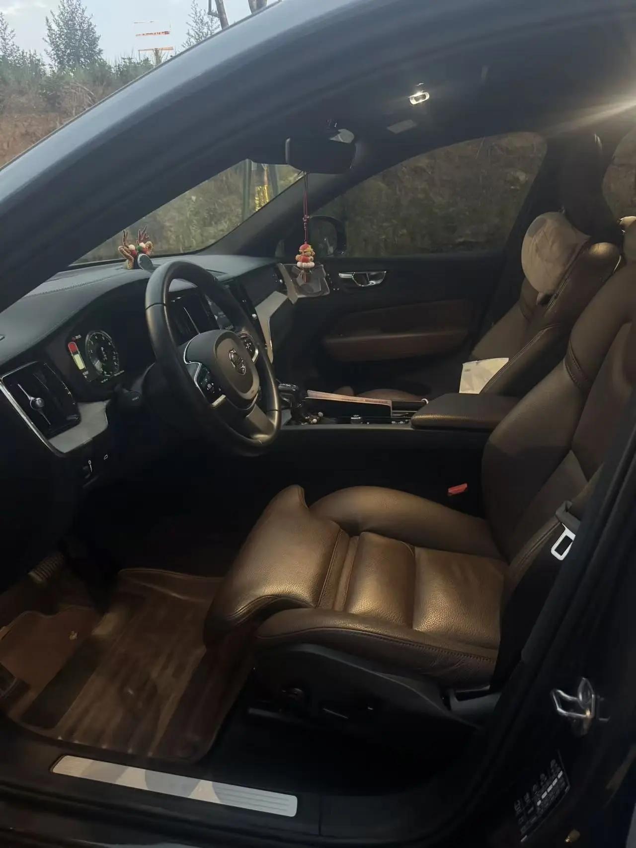 Volvo XC60 2021 T5 4-wheel-drive Zhiyi Deluxe Edition 2