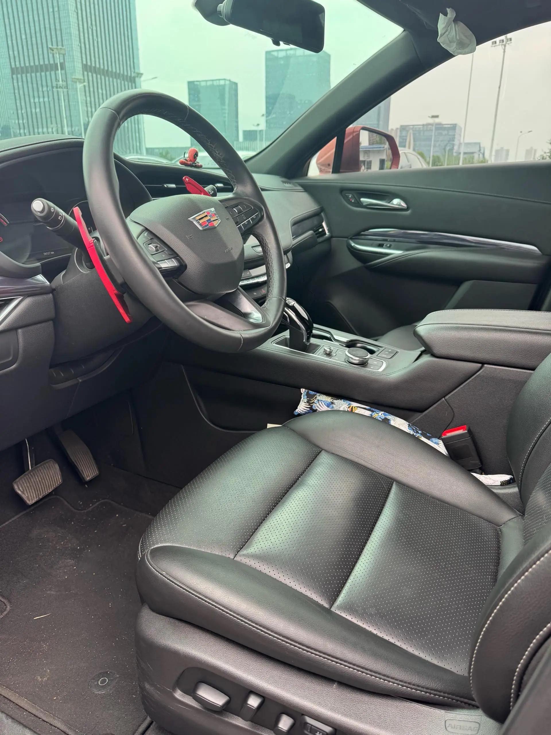 Cadillac XT4 2021 28T Two-Drive Leading Model 4