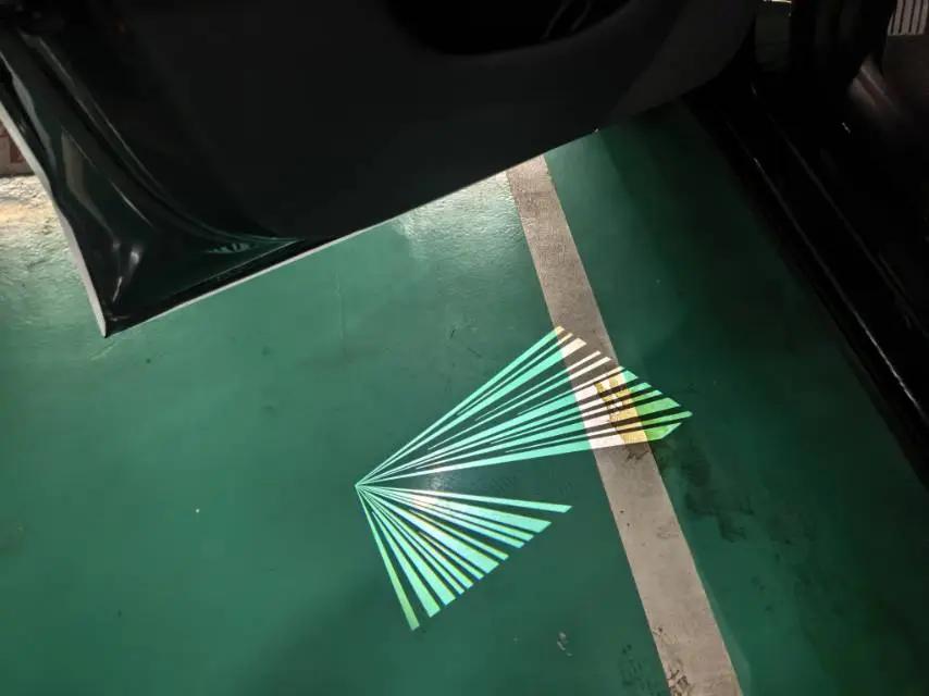 Tesla 2025 Model Y Rear-Wheel Drive Automatic 5