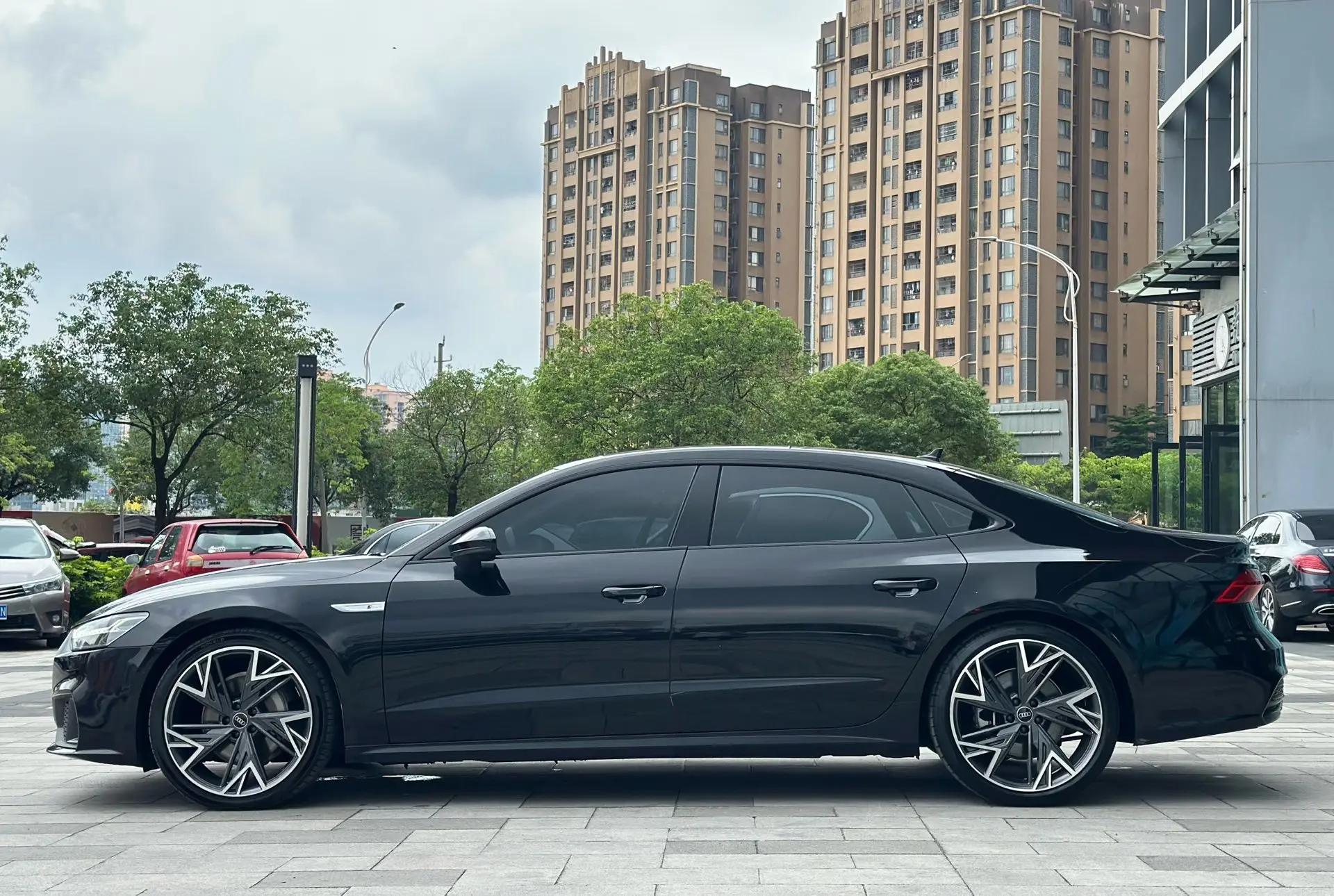 Audi 2023 A7L 2.0TFSI 45TFSI Quattro S-line Black Samurai Edition Automatic Gear 3