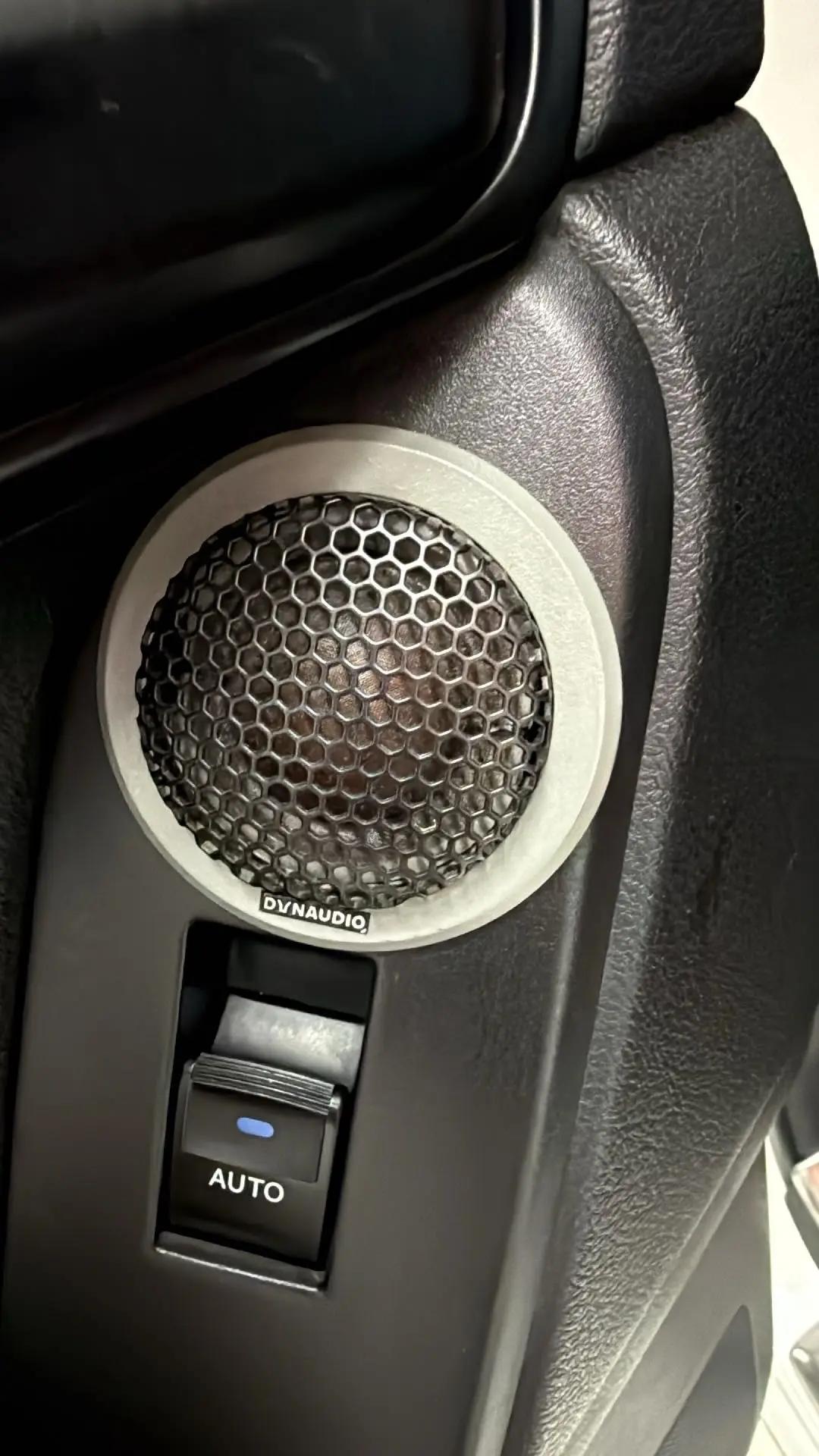 Prado (Imported) 2014 2.7L Automatic Standard Edition 4