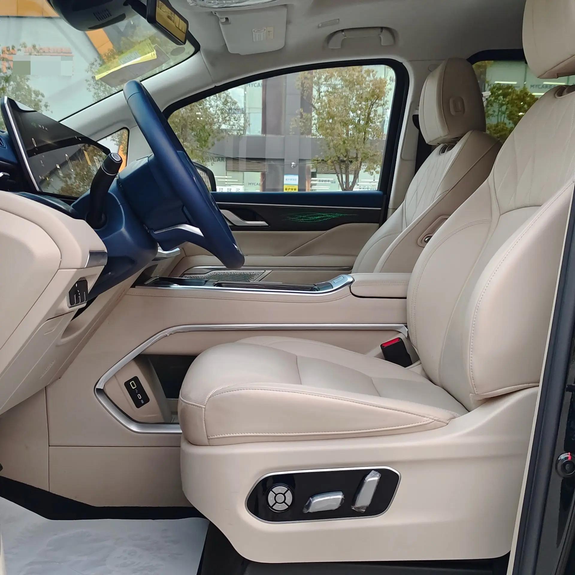 WEY 2025 high mountain 8 Hi4 1.5T four-wheel drive version automatic gear 3