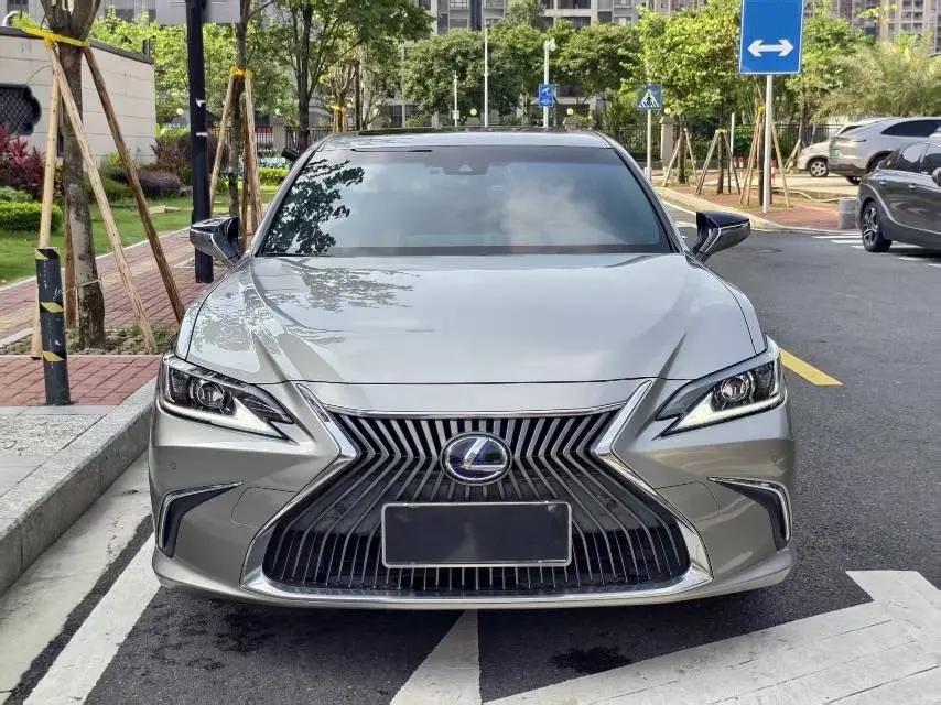 Lexus ES 2020 300h Excellent Edition 2