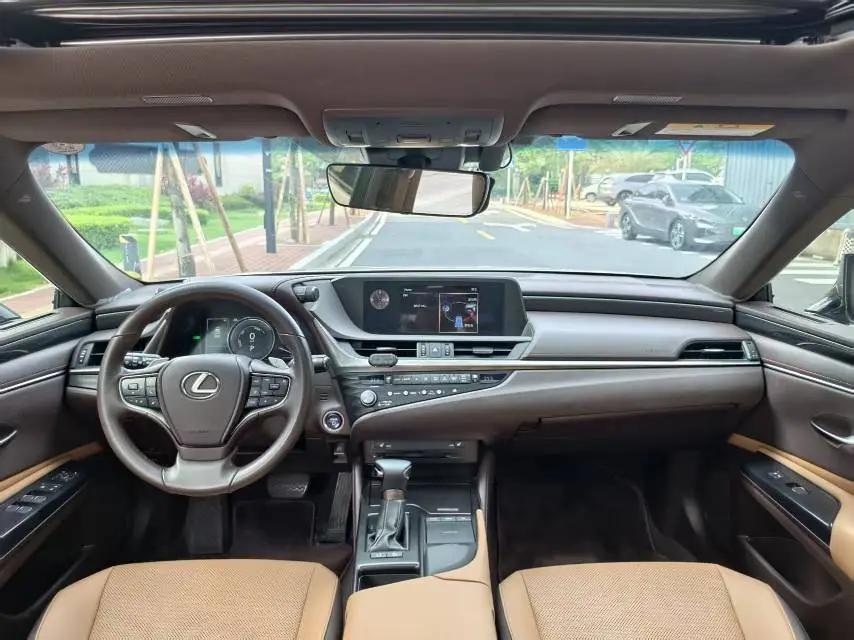 Lexus ES 2020 300h Excellent Edition 3