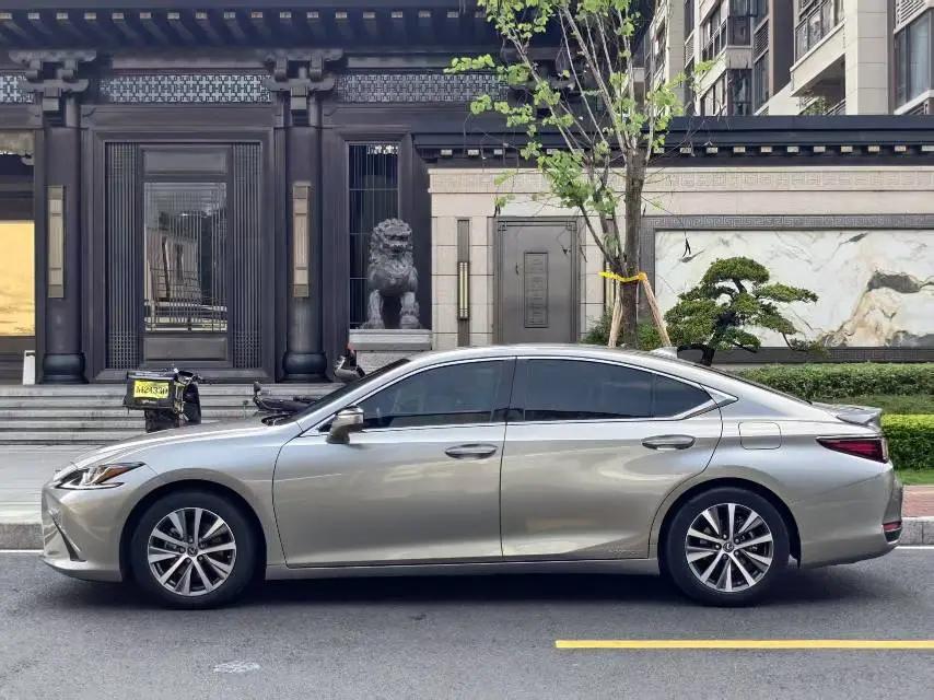 Lexus ES 2020 300h Excellent Edition 7