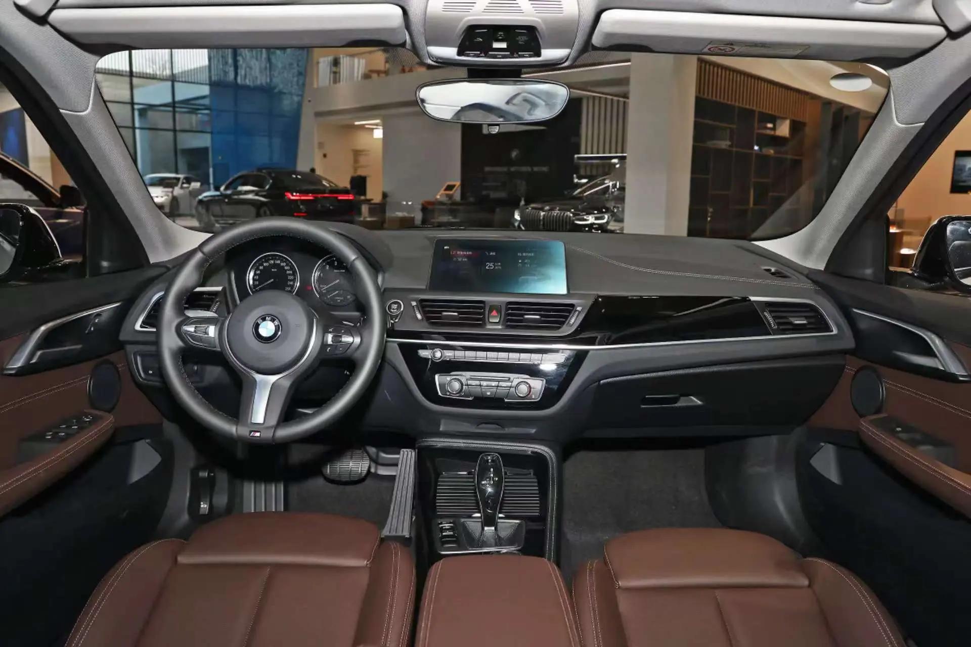 BMW 1 Series 2020 120i M Sports Suit 3