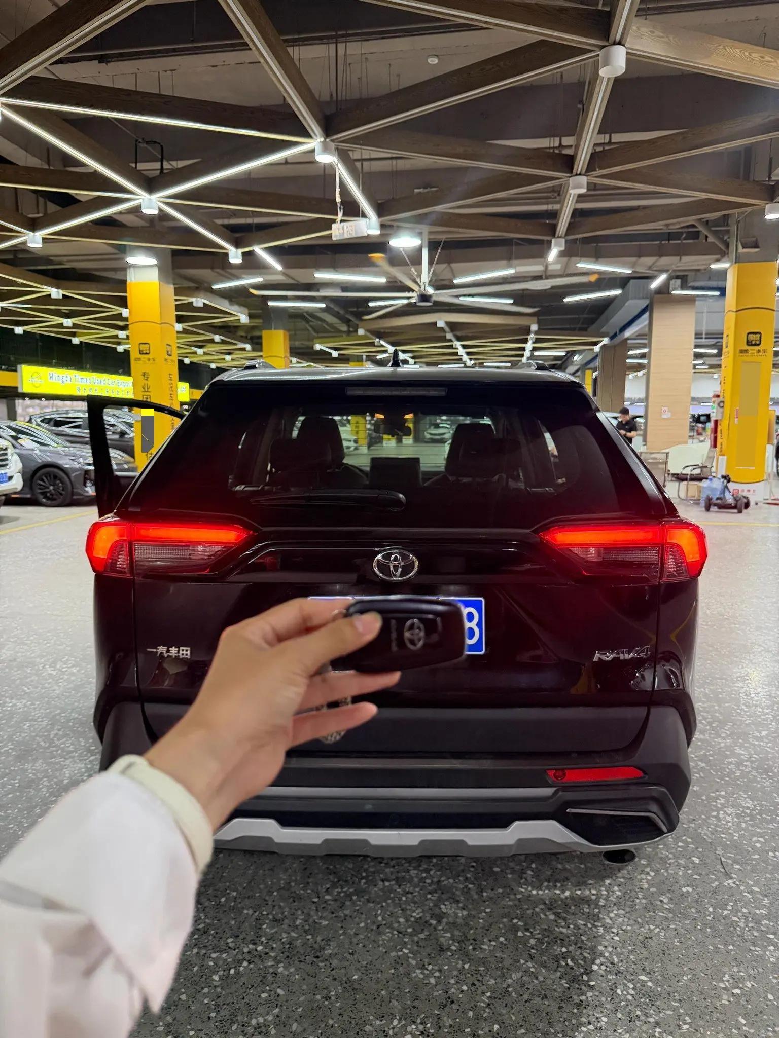 RAV4 Rongfeng 2020 2.0L CVT Two-Drive Fashion Edition 8