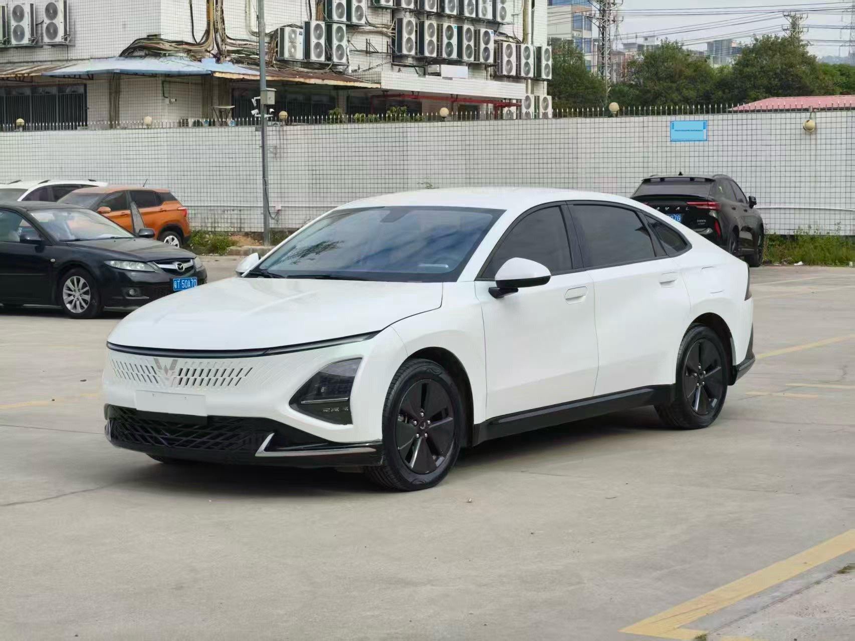 WuLing Starlight 2023 70 Standard Edition