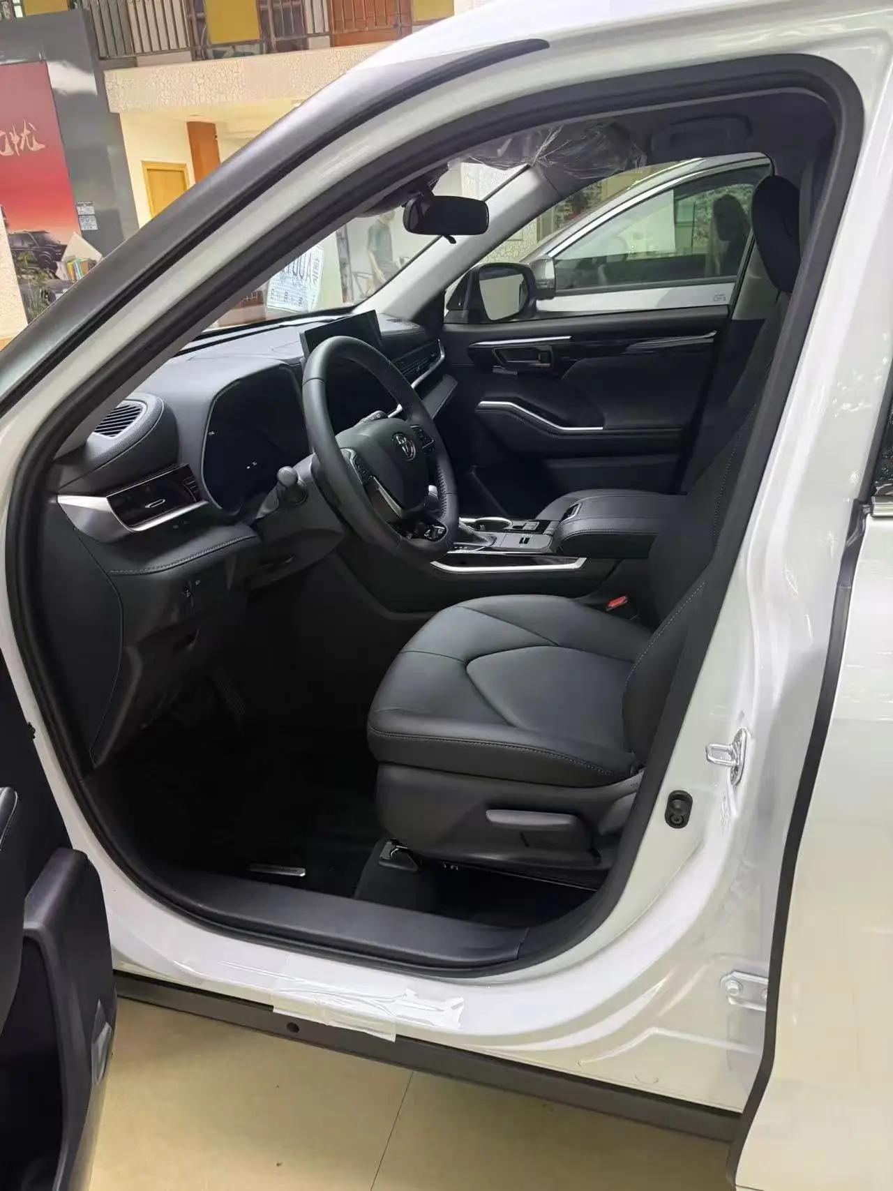 Toyota 2026 Highlander Dual Engine 2.5 Stepless Intelligent Electric Hybrid Two-Drive Elite Edition 7-seat Automatic Transmission 2