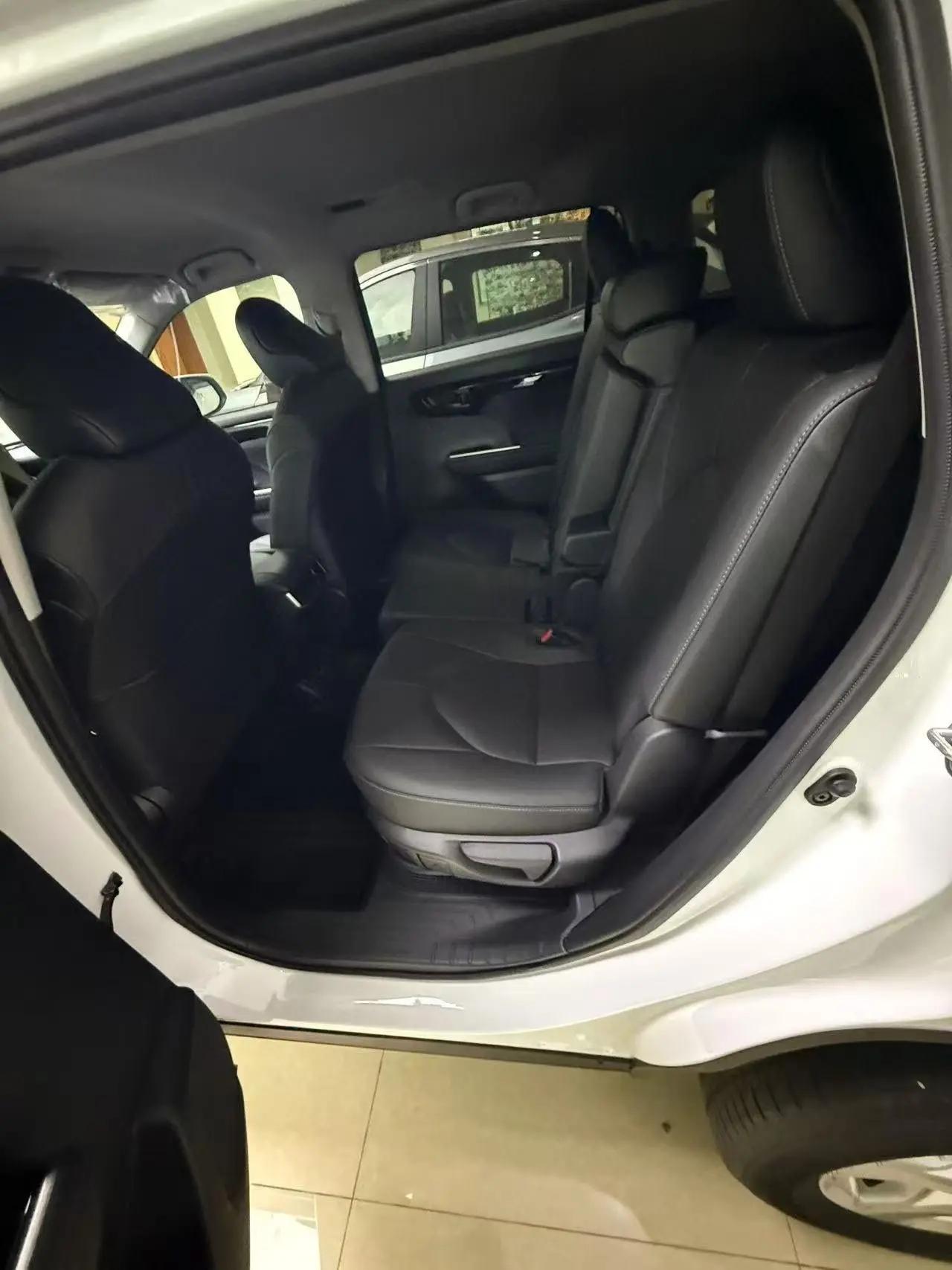 Toyota 2026 Highlander Dual Engine 2.5 Stepless Intelligent Electric Hybrid Two-Drive Elite Edition 7-seat Automatic Transmission 4