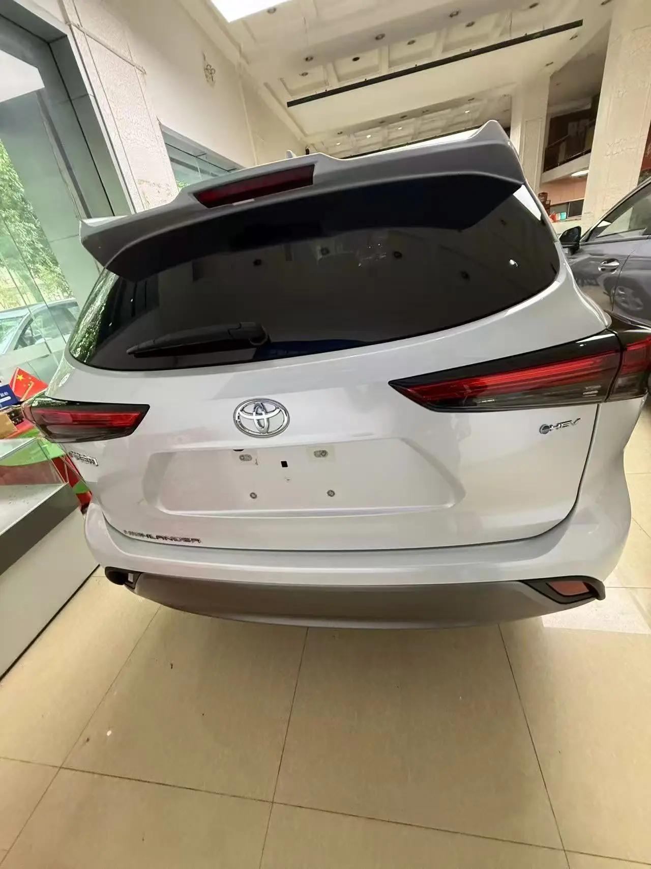 Toyota 2026 Highlander Dual Engine 2.5 Stepless Intelligent Electric Hybrid Two-Drive Elite Edition 7-seat Automatic Transmission 8