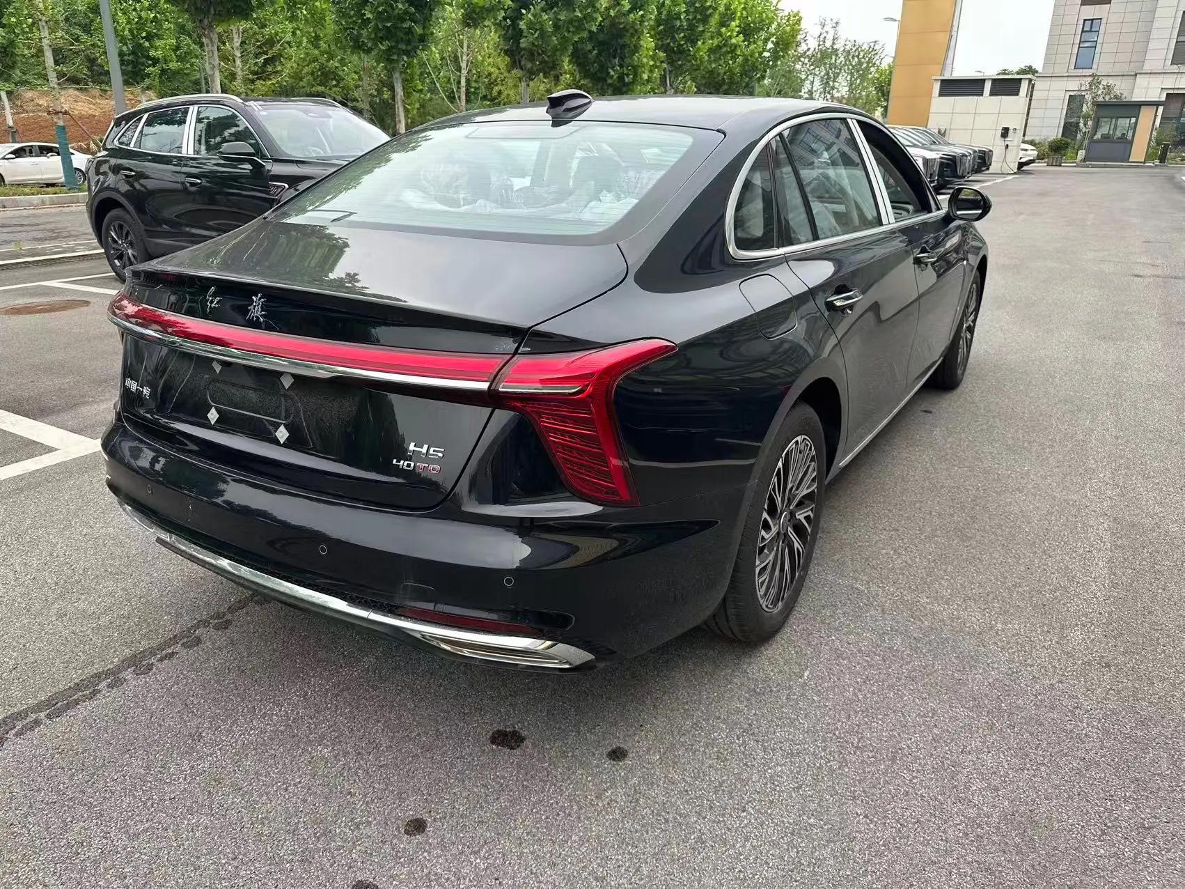 HongQi 2025 Model H5 2.0T Flag-Champ 500,000-Vehicle Commemorative Edition Automatic 3