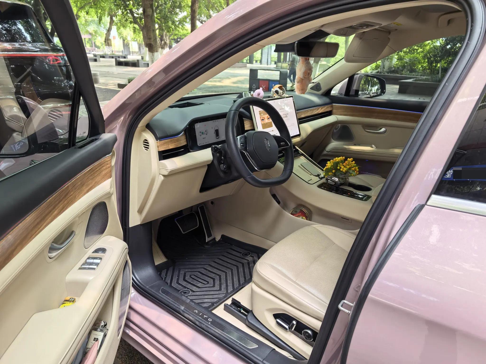 AITO 2023款 问界M5 EV 纯电四驱智驾版 自动挡 4