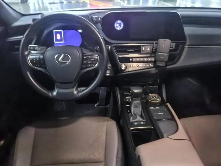 Lexus ES 2022 200 Excellence Edition 6