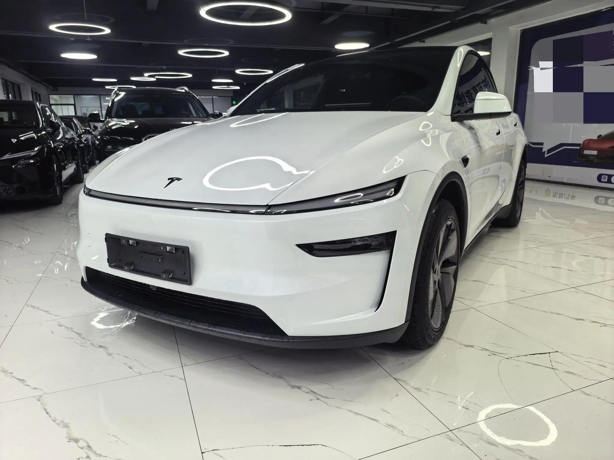 Tesla 2026 Model Y Rear-Wheel Drive Automatic