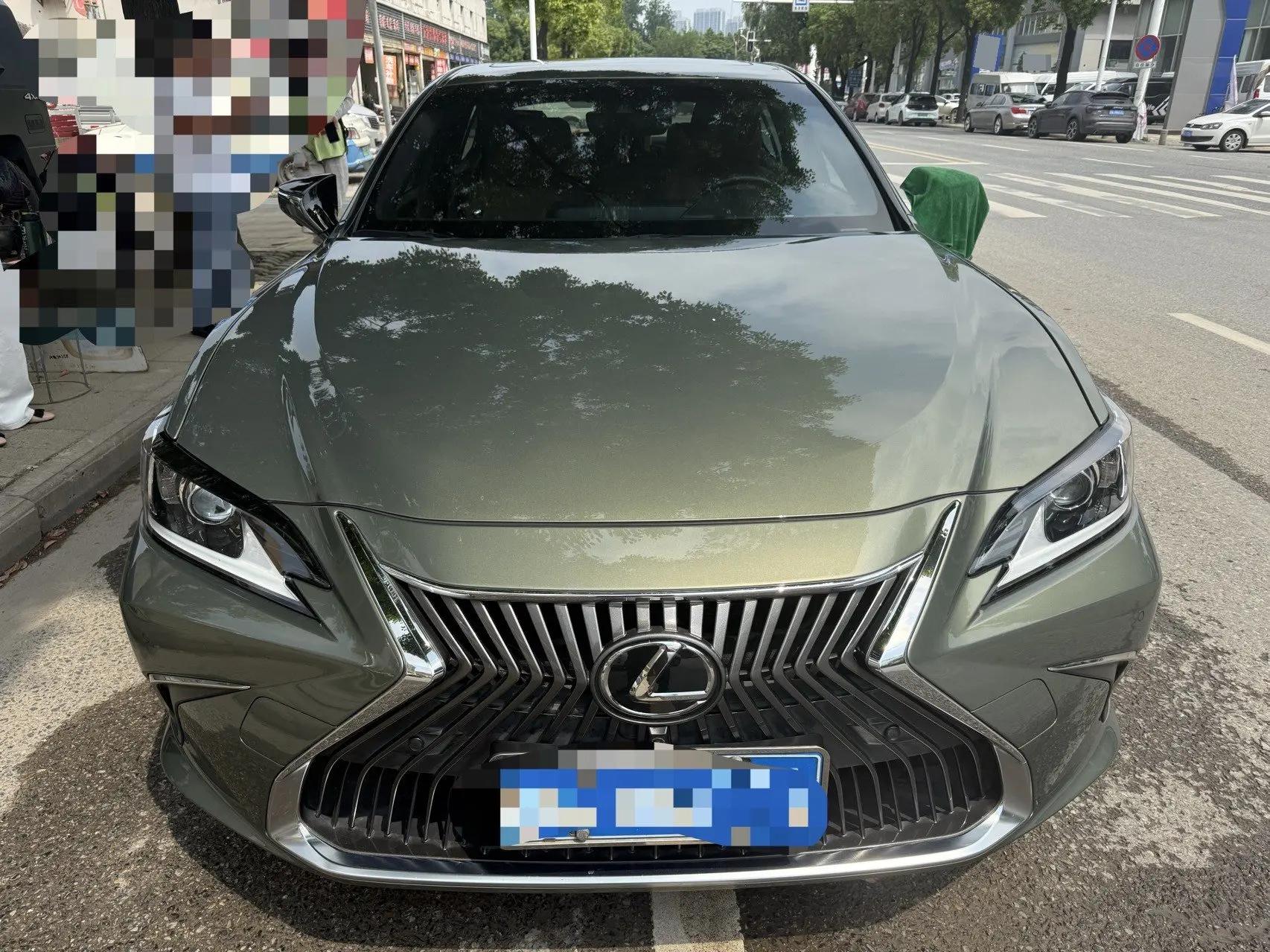 Lexus ES 2021 200 Excellence Edition 2