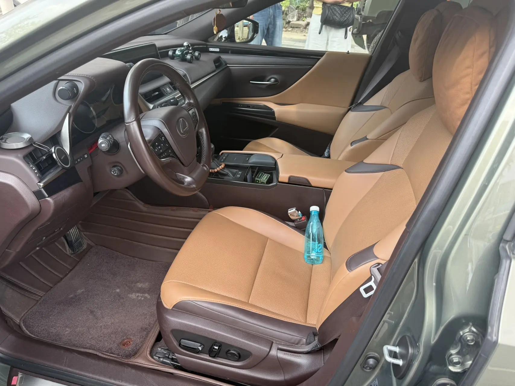 Lexus ES 2021 200 Excellence Edition 3