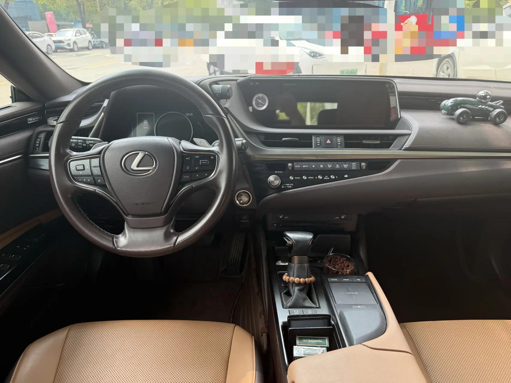 Lexus ES 2021 200 Excellence Edition 6