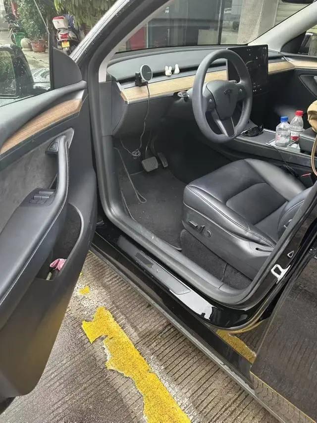 Model Y 2021 Long Range All-Wheel Drive Edition 2