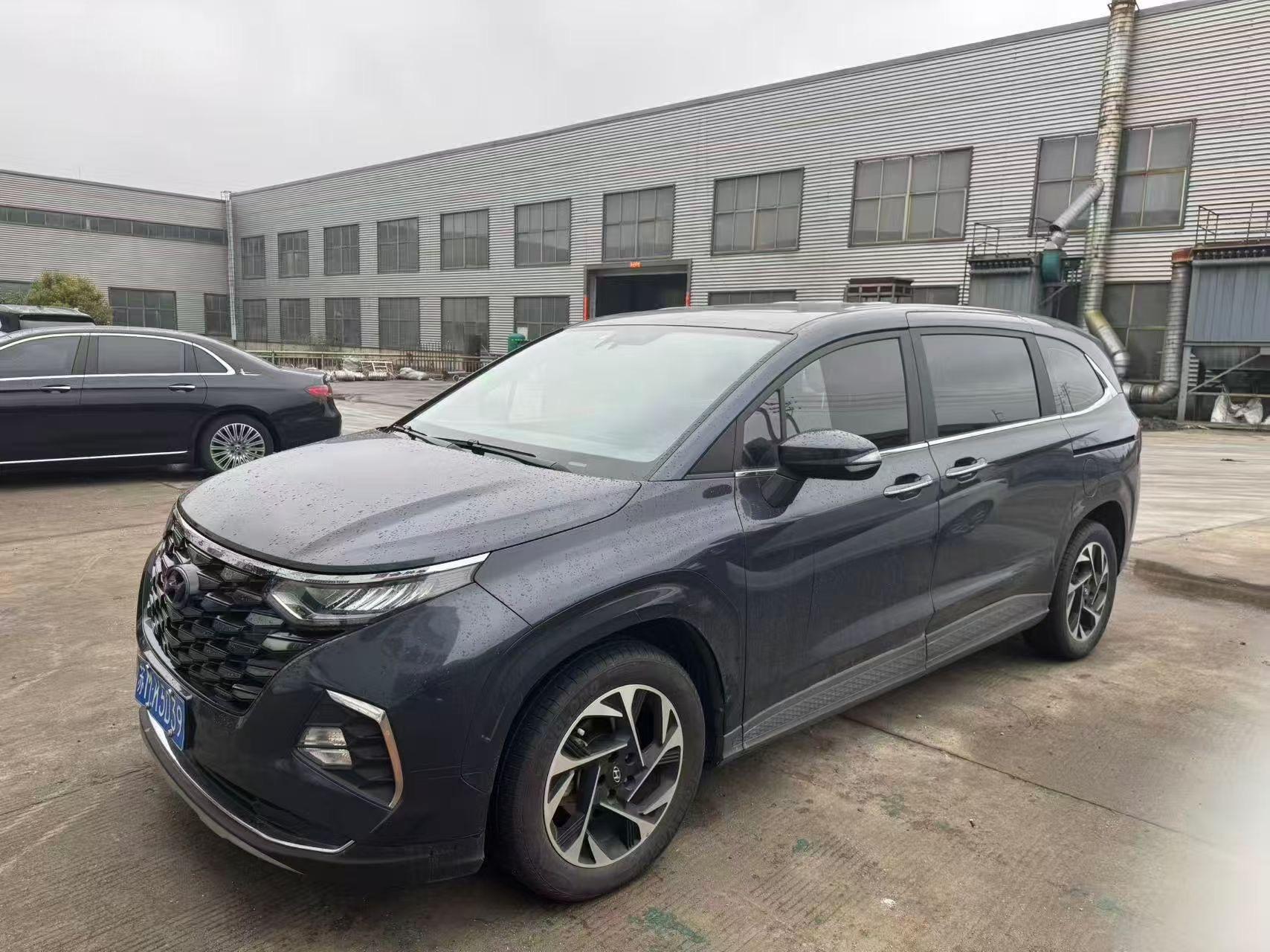 Custin 2021 270TGDi Prestige LUX