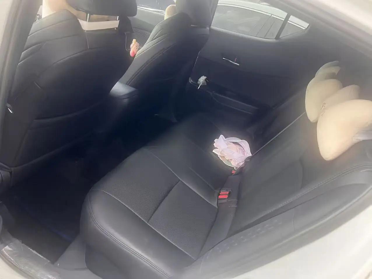 Toyota 2023 C- HR Double Engine 2.0 Stepless Intelligent Electric Hybrid Comfort Edition Automatic Gear 4