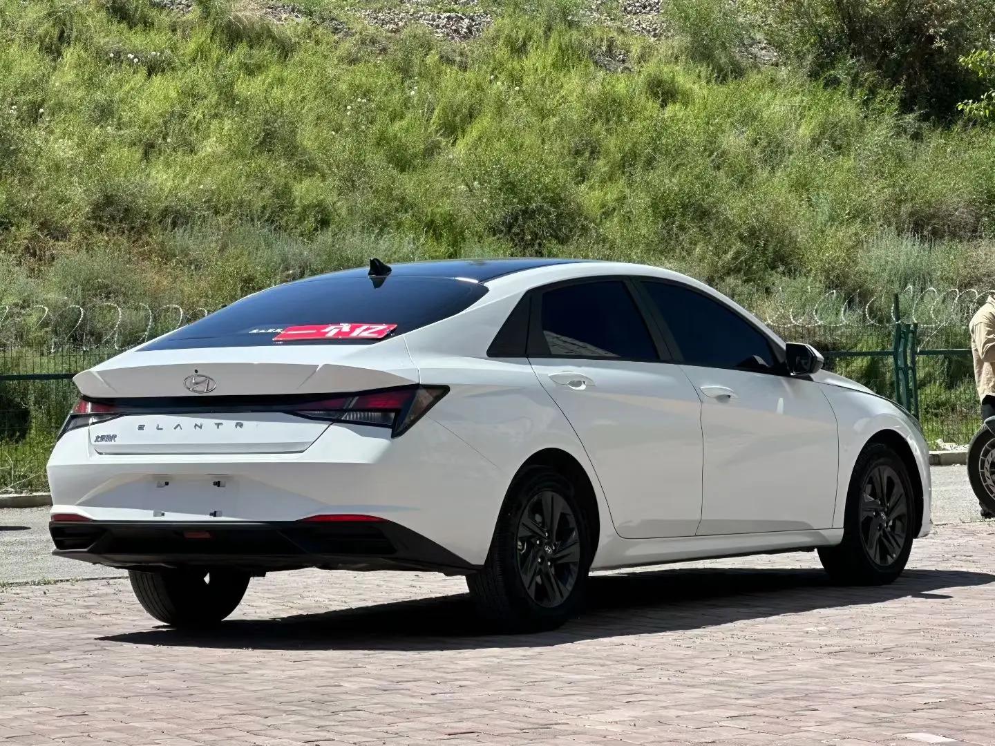 Elantra 2022 1.5L CVT GLS Leading Edition 9