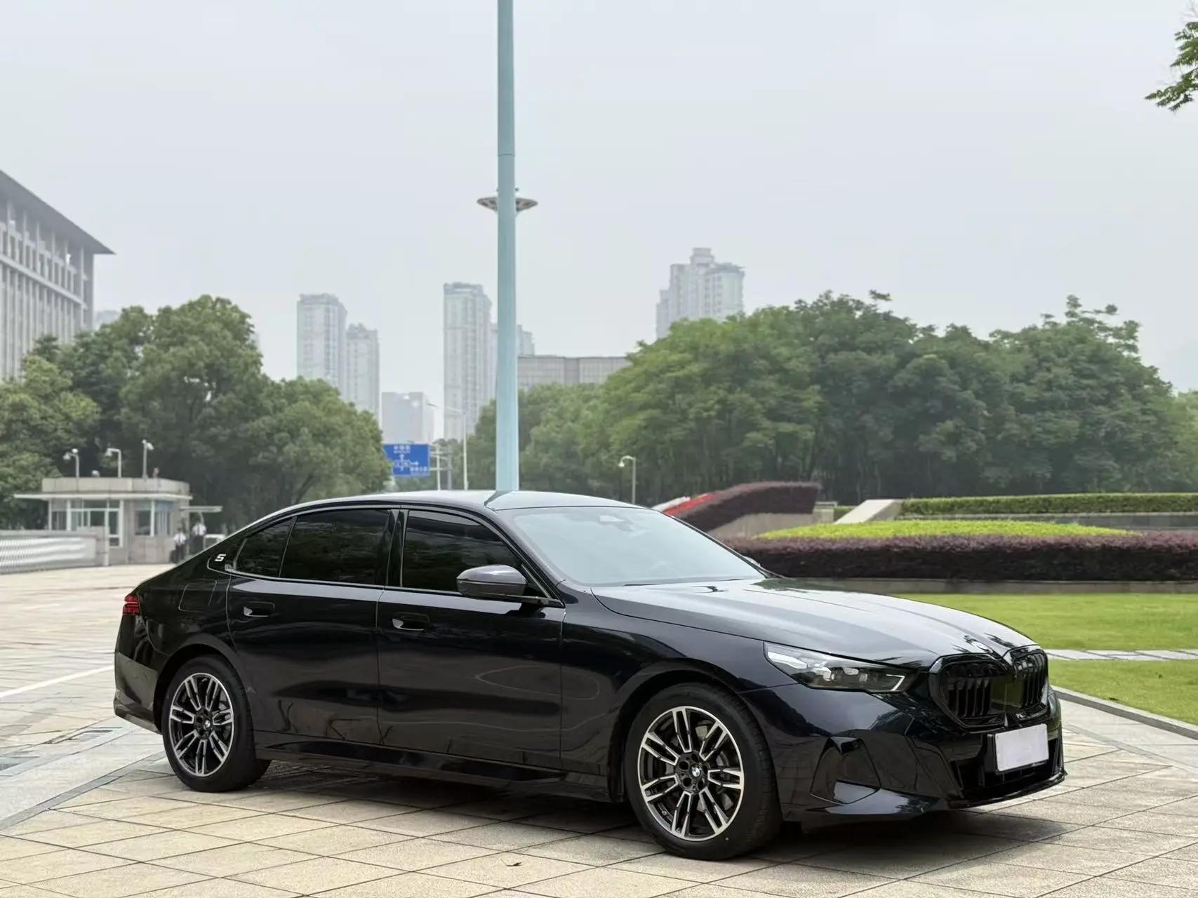 BMW 5 Series 2026 530Li 48V 2.0T Leading M Sports Suit Automatic Gear 3