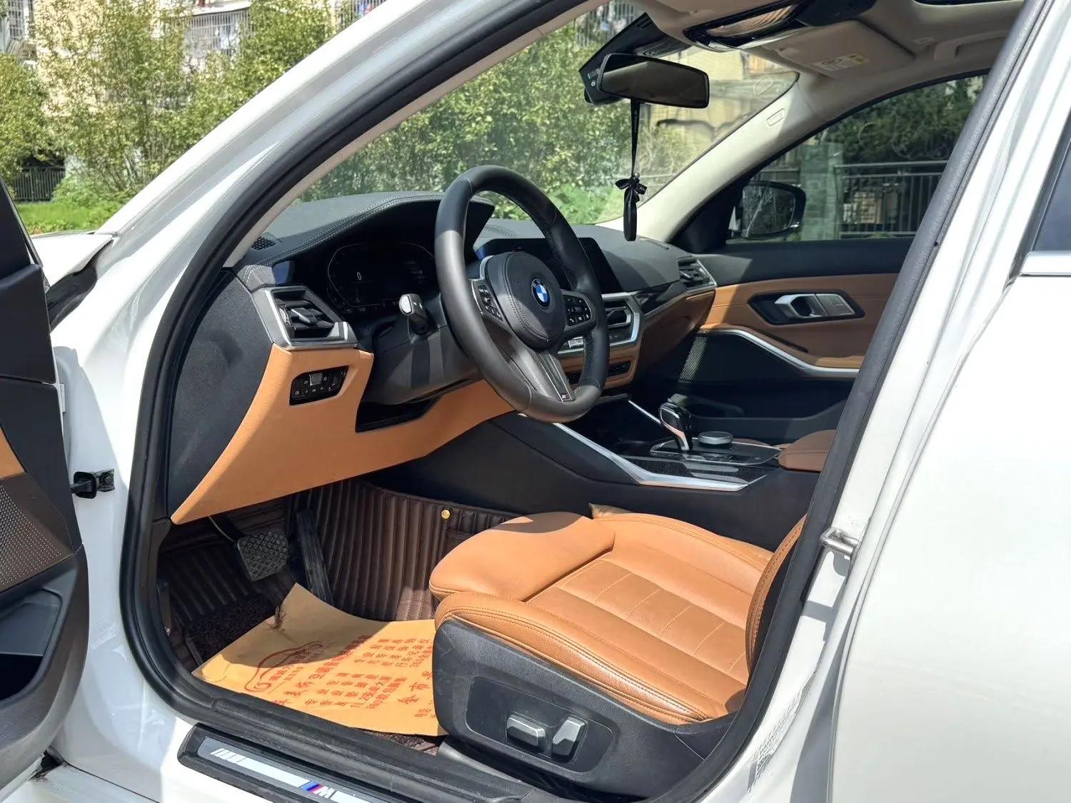 BMW 3 Series 2020 325Li M Sports Suit 9