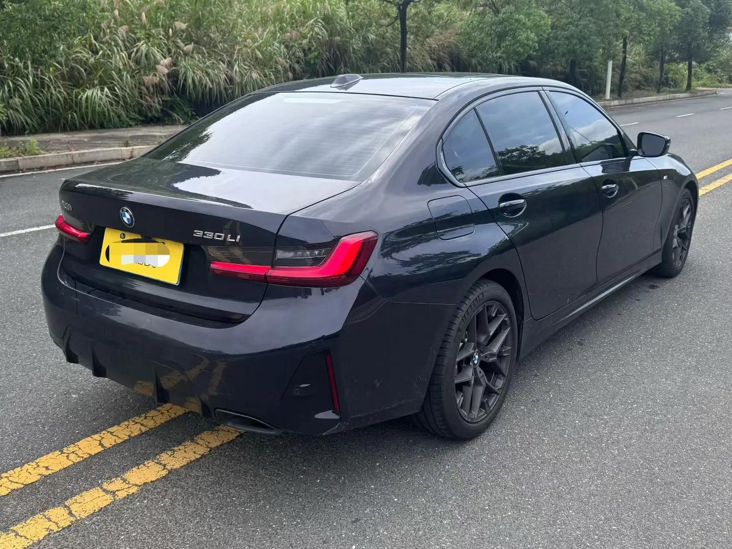 BMW 3 Series 2025 Model 330Li 2.0T M Sport Night Edition Automatic 9