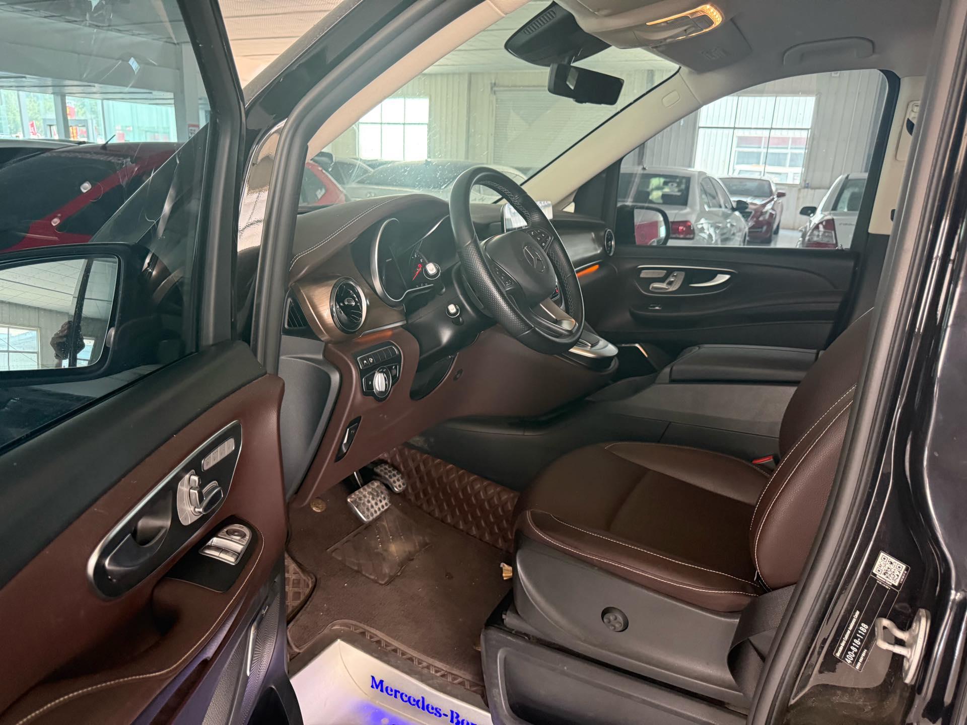 Mercedes Benz V-Class 2021V 260 L Long Wheelbase Deluxe Edition 3