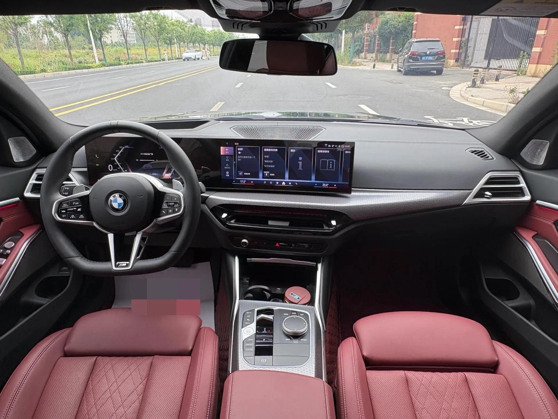 BMW 3 Series 2025 330Li 2.0T Exclusive M Sports Obsidian Night Suit Automatic Gear 4