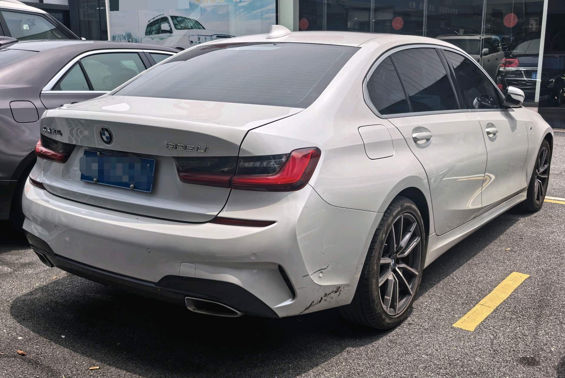 BMW 3 Series 2020 325Li M Sports Suit 6
