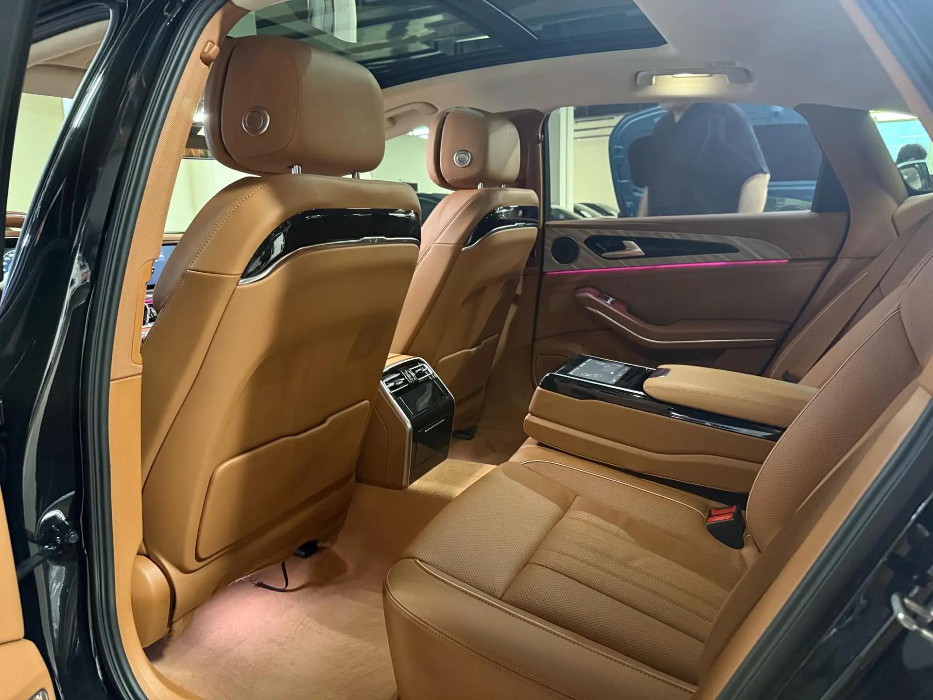 HongQi H9 2023 2.0T Zhilian Flag Edition 9