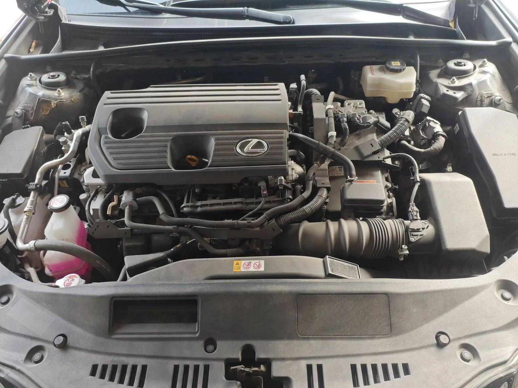 Lexus ES 2021 300h Premium Edition 3