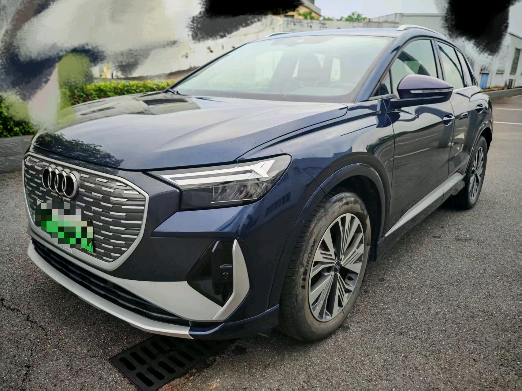 Audi 2024 Q4 e-tron 40 Exploration Edition Automatic