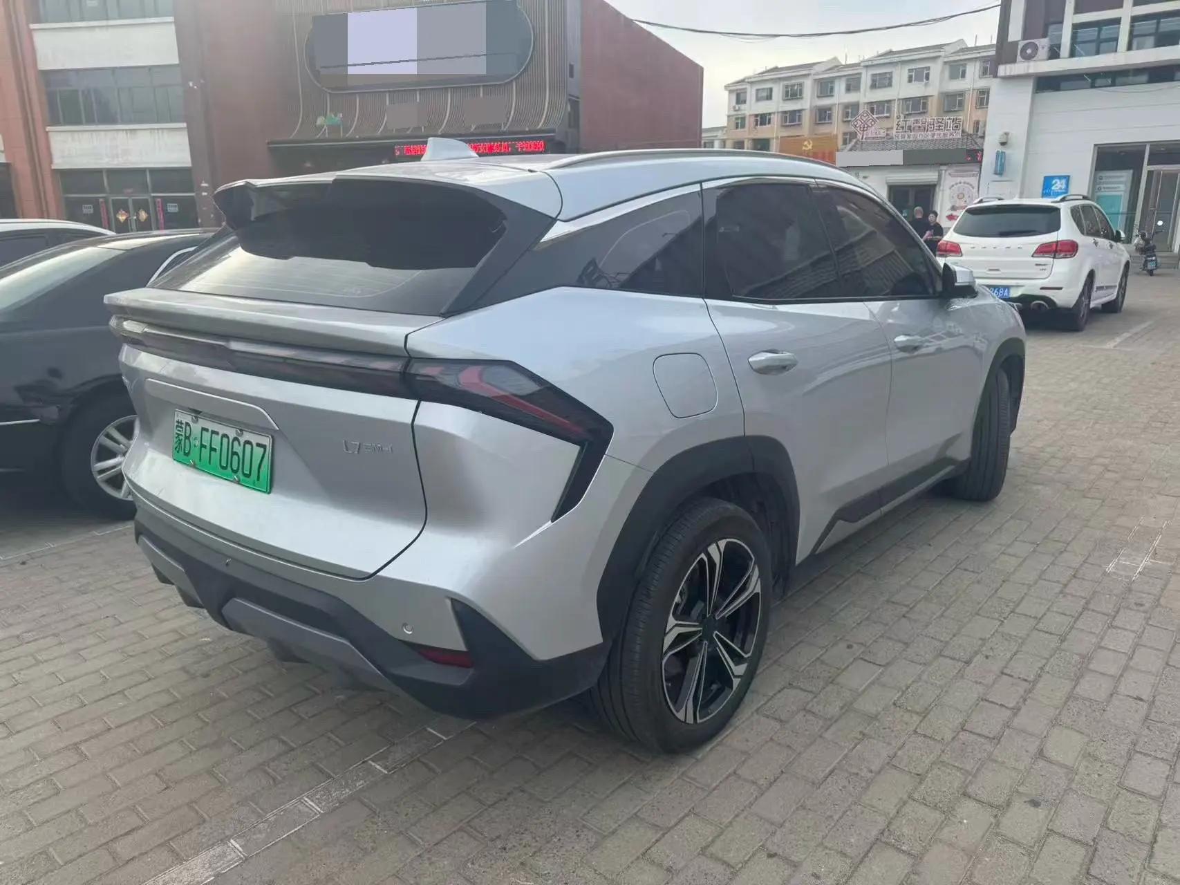 Geely Galaxy 2025 L7 EM-i 1.5 115km Discovery Edition Automatic Gear 3