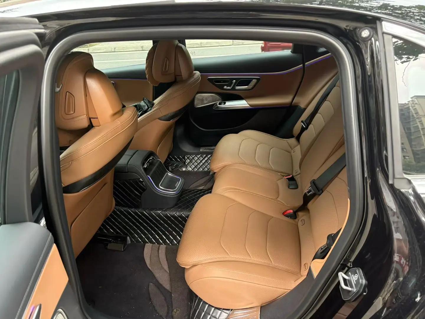 Mercedes Benz E Class 2024 E 300 L 48V 2.0T Luxury Sports Automatic 3