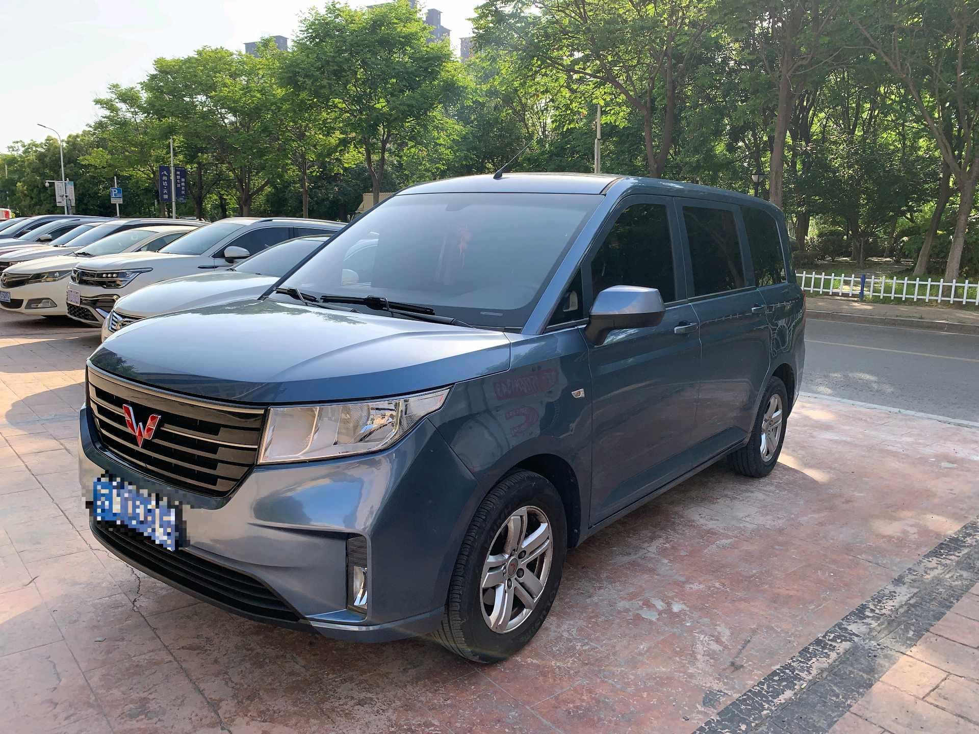 WuLing Hongguang PLUS 2021 Operating Edition 1.5L Manual Standard 7-seat