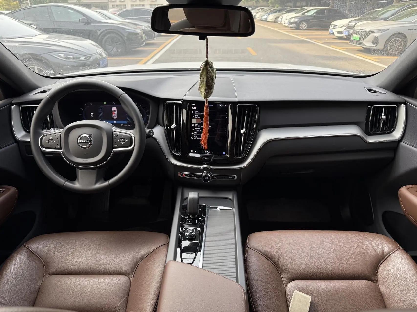 Volvo XC60 2023 B5 4-wheel-drive Zhiyi Deluxe Edition 2