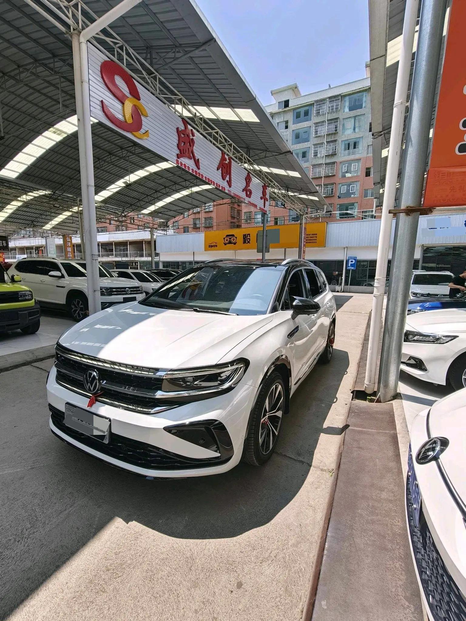 大众 2024款 揽境 2.0TSI 380TSI 四驱R-Line拓境版6座 自动挡