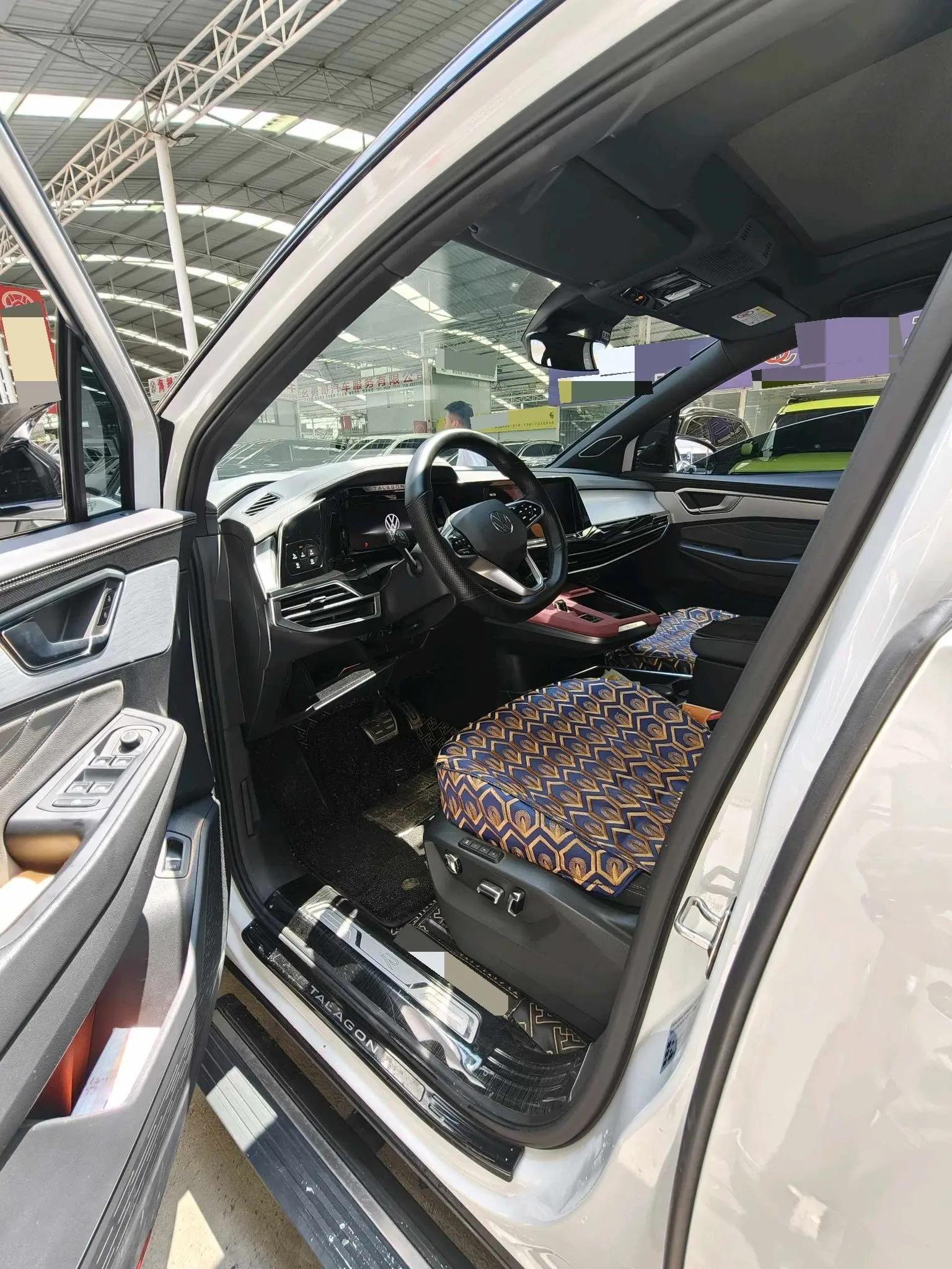 大众 2024款 揽境 2.0TSI 380TSI 四驱R-Line拓境版6座 自动挡 9
