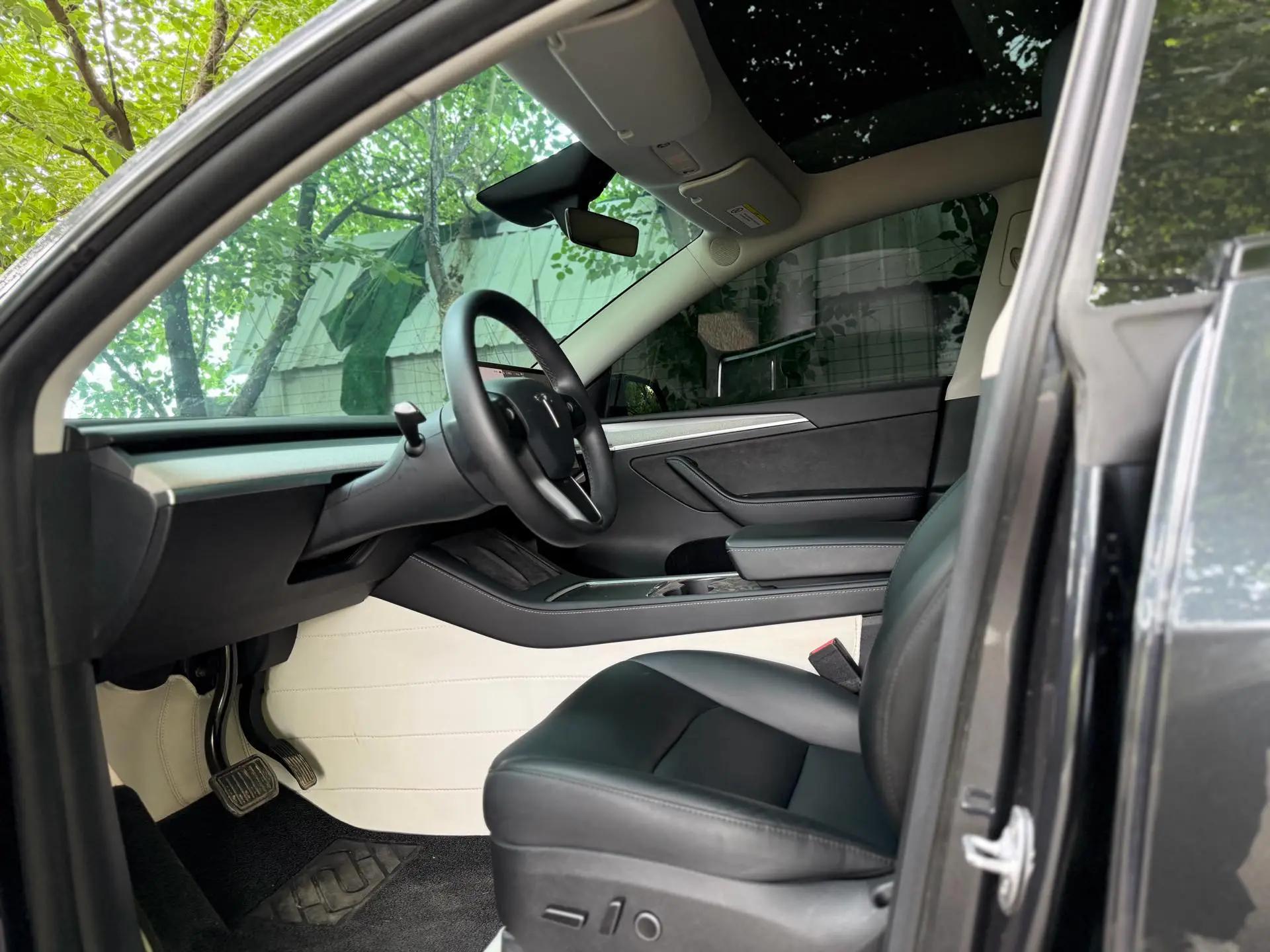 2024 Model Y Rear-Wheel Drive Edition 4