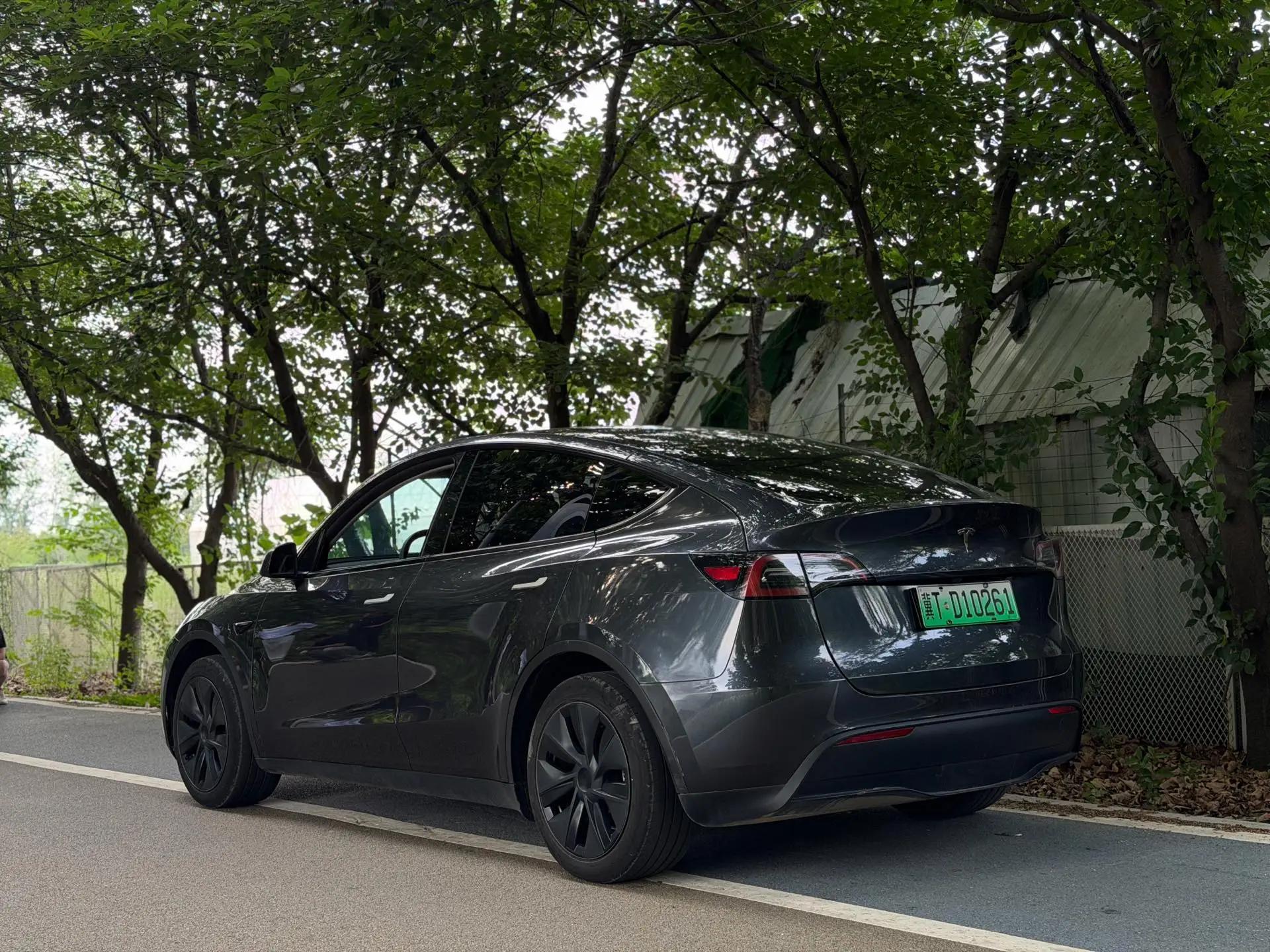 2024 Model Y Rear-Wheel Drive Edition 6