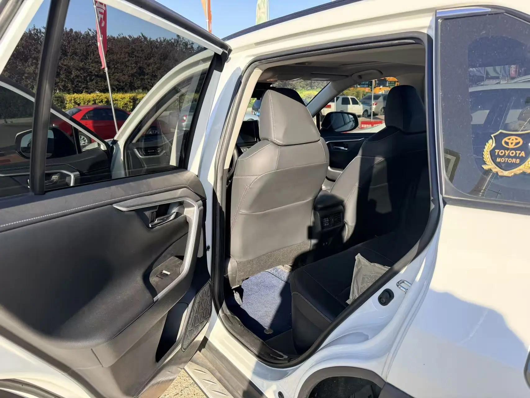 RAV4 RongFang 2021 Dual Engine 2.5L CVT Four-wheel Drive Elite PLUS Edition 5